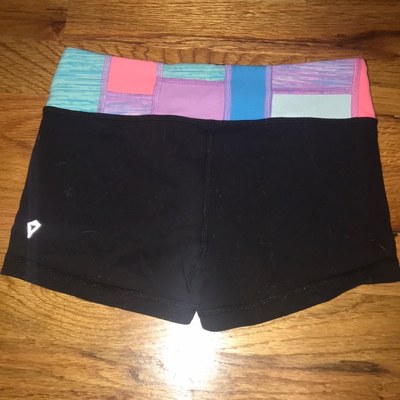 IVIVVA BOOTY SHORTS - Picture 2 of 3